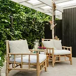 Relaxation By The Water In Calm Settings Ferienhaus *
