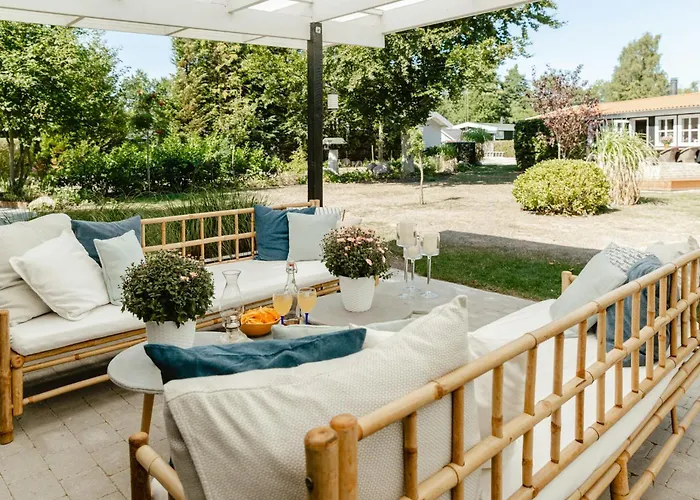 Casa vacanze Relaxation By The Water In Calm Settings *
